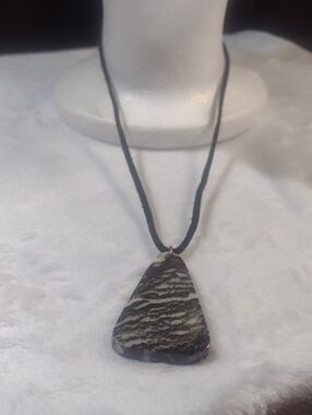 Vintage Black and Cream Striated Stone Pendant Necklace
